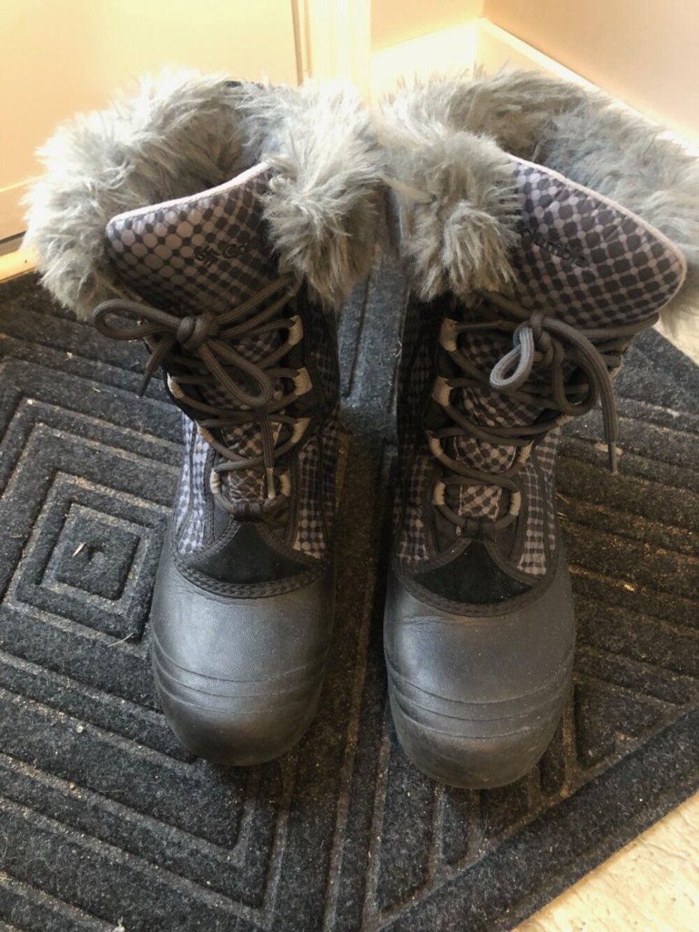 Columbia Winter Boots Size 9